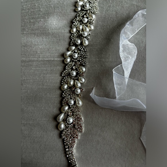 Lulu’s Sweetest Ending Silver Rhinestone and Pearl Bridal Belt - Picture 5 of 8